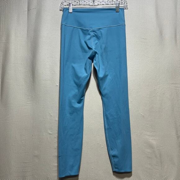 Nike Dri-FIT Capri Active Leggings Size Medium Light Blue Crop Workout Yoga - Picture 7 of 9